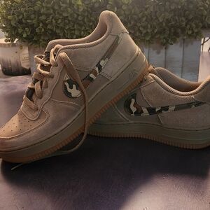Nike Air Force 1  Tan and Camouflage Sneakers